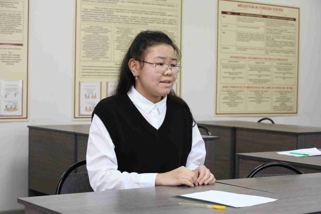 28 ноября 2025 года в КАСУ прошла Олимпиада «Полиглот» среди учащихся 10–11 классов 23