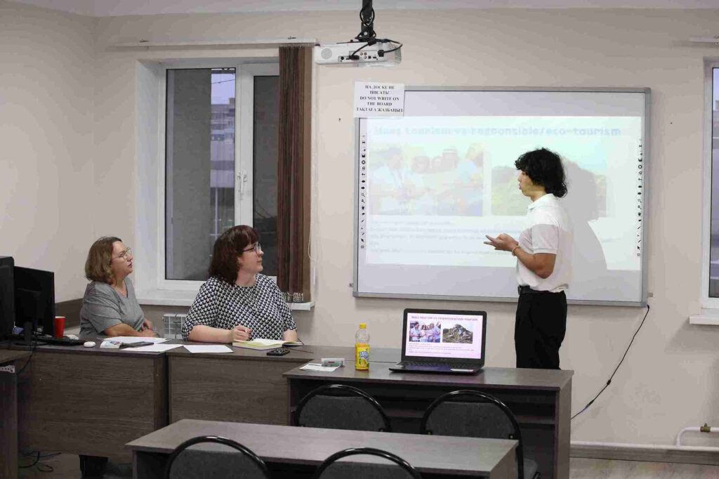 28 ноября 2025 года в КАСУ прошла Олимпиада «Полиглот» среди учащихся 10–11 классов 25