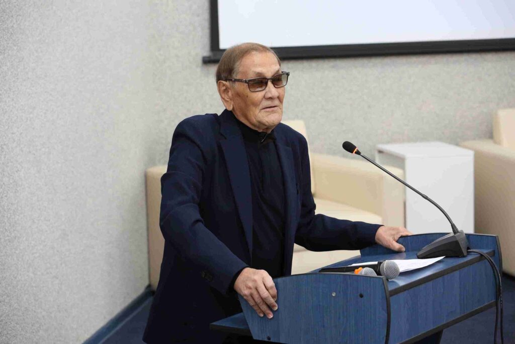 28 ноября 2025 года в КАСУ прошла Олимпиада «Полиглот» среди учащихся 10–11 классов 5