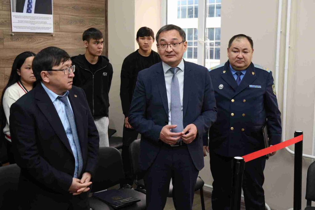 Демонстративный учебный судебный процесс по уголовному делу в рамках идеологемы «Заң мен тәртіп» («Закон и порядок») (3)