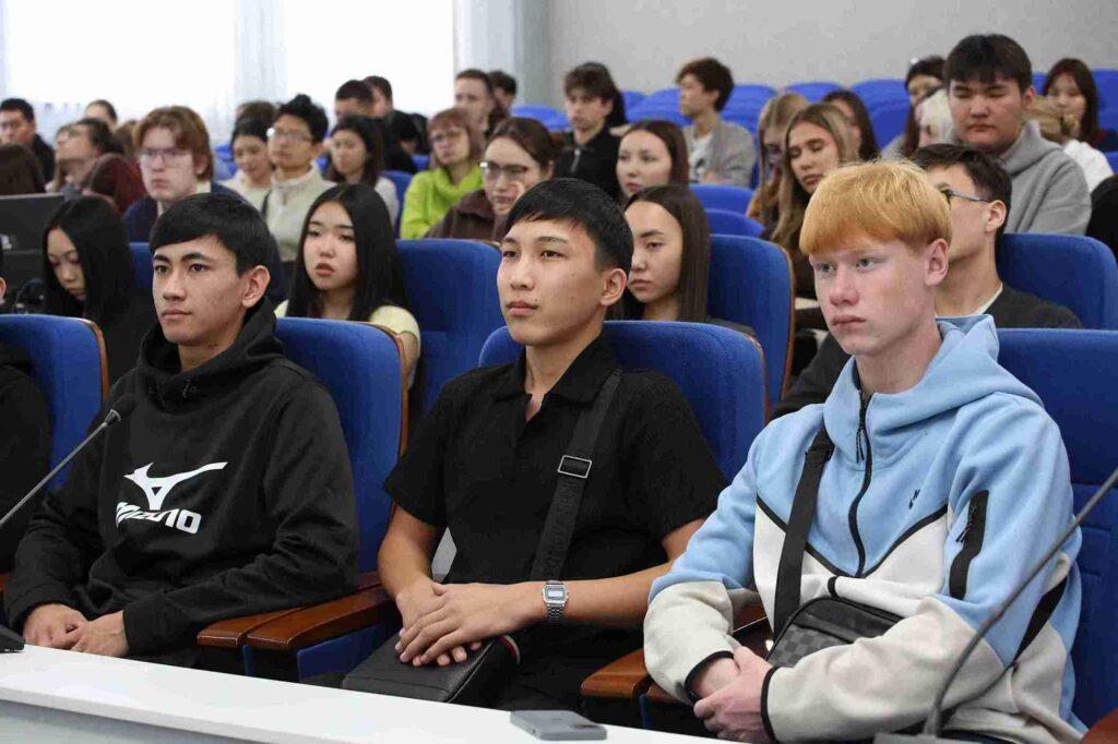 Гостевая лекция о применении искусственного интеллекта в науке состоялась в КАСУ (14)