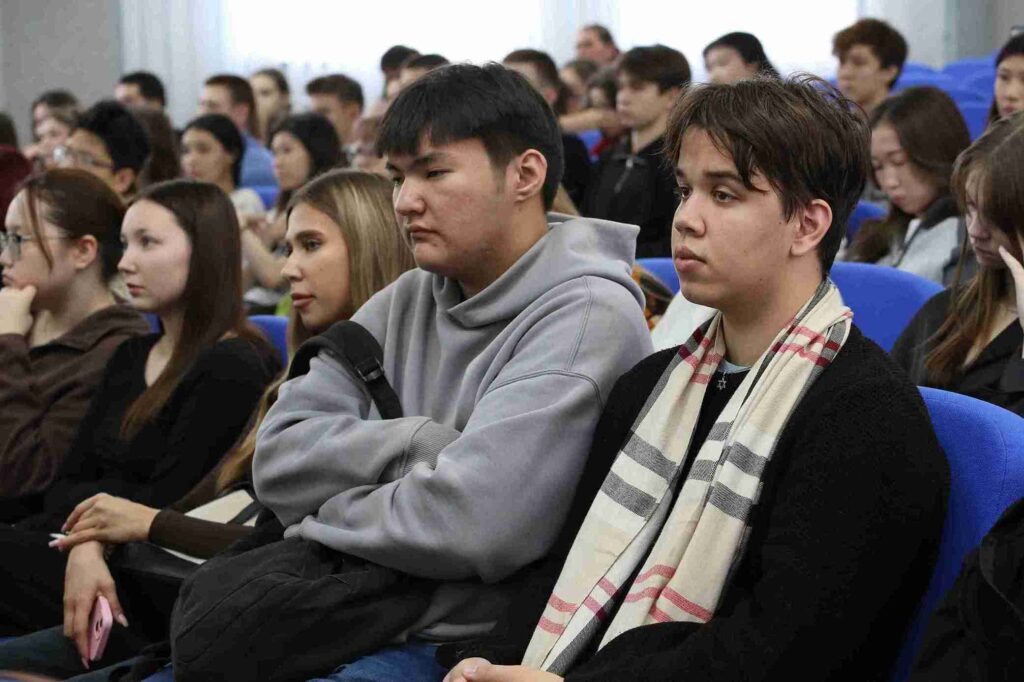 Гостевая лекция о применении искусственного интеллекта в науке состоялась в КАСУ (6)