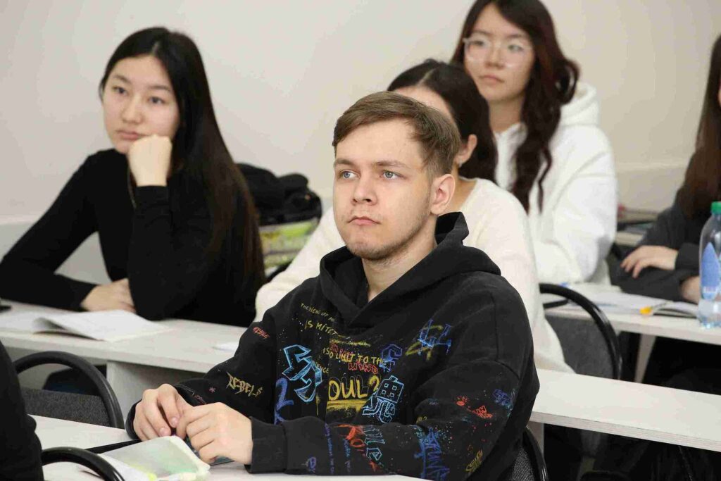 Иностранные преподаватели в КАСУ встречи, которые расширяют горизонты (19)