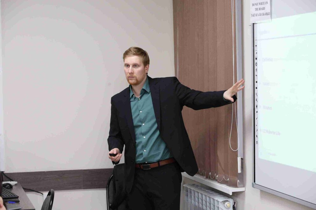 Иностранные преподаватели в КАСУ встречи, которые расширяют горизонты (3)