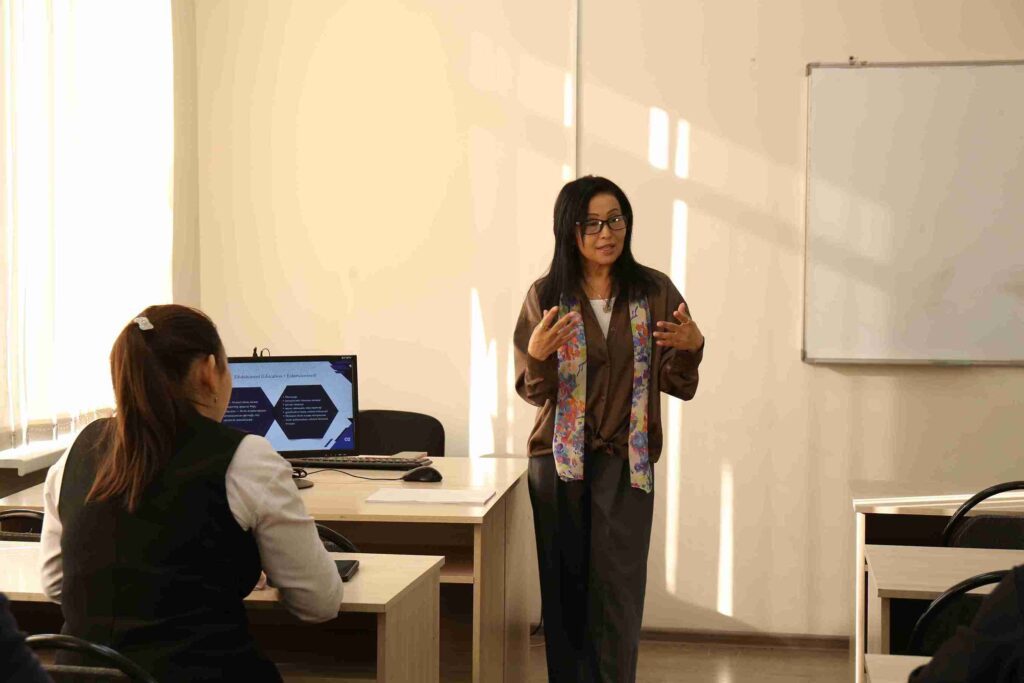 Обмен современным педагогическим опытом мероприятия преподавателя SDU в КАСУ (4)