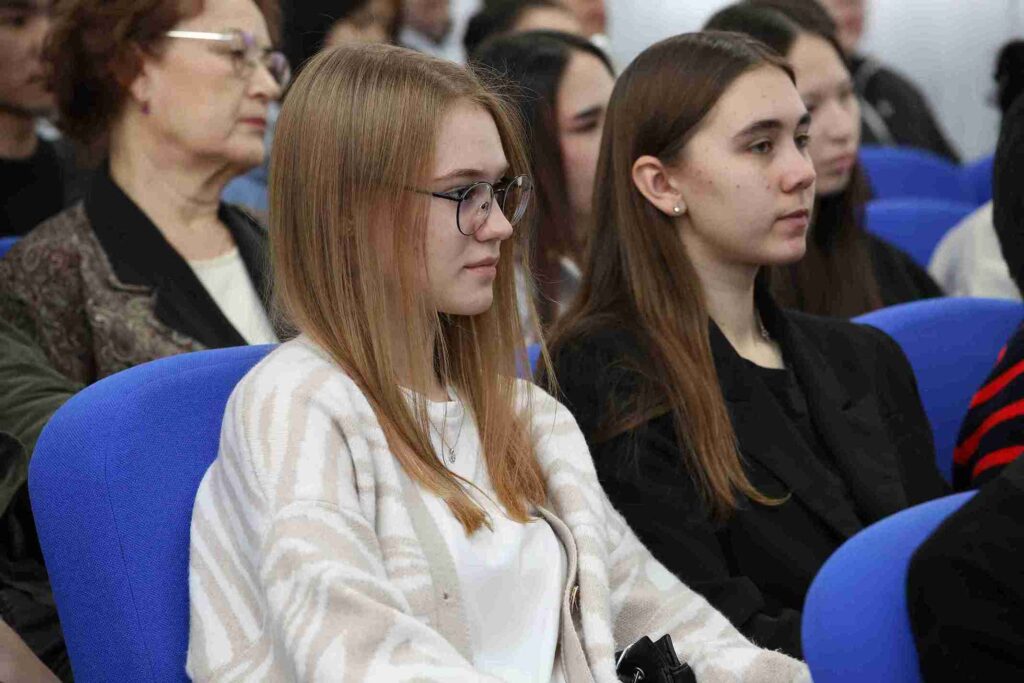 Пленарная сессия Международного научного конгресса «Гуманизация образования в цифровом мире профессиональные и этические ориентиры международного партнёрства» (21)