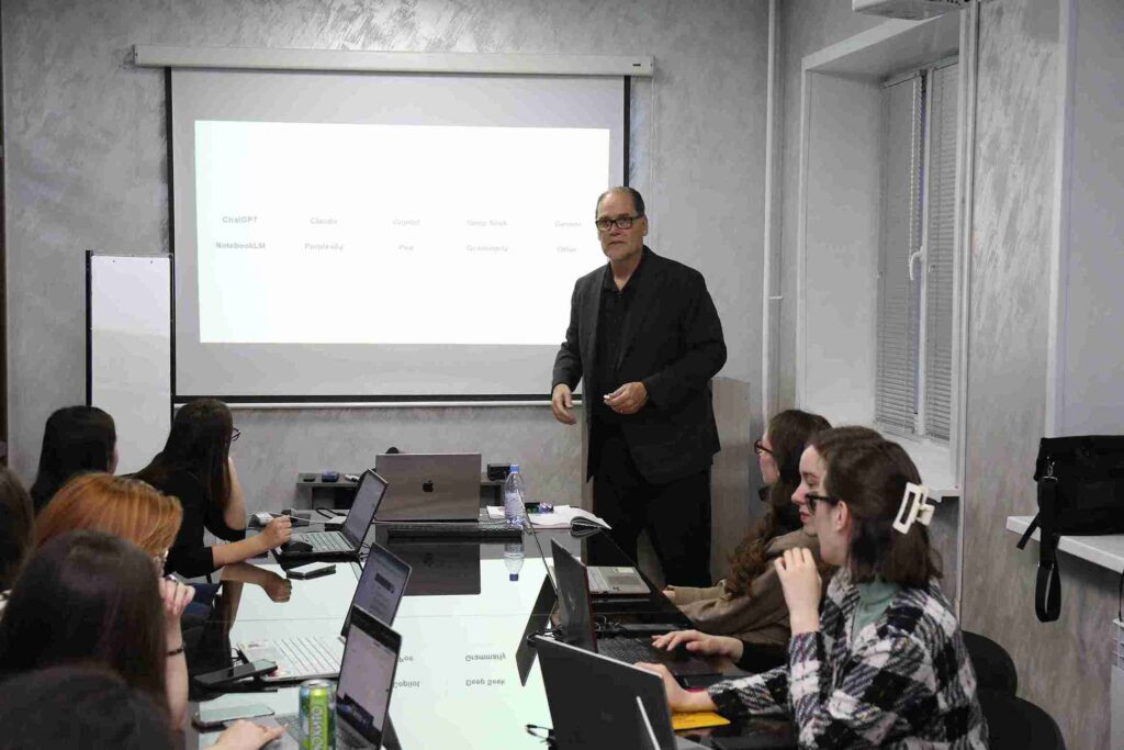 Профессор Дуглас Хартман (MSU КАСУ) провёл четырёхдневный семинар “AI ON CAMPUS LEVELING UP YOUR GAME” (3)