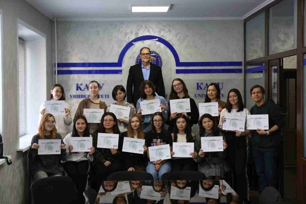 Профессор Дуглас Хартман (MSU КАСУ) провёл четырёхдневный семинар “AI ON CAMPUS LEVELING UP YOUR GAME” (8)