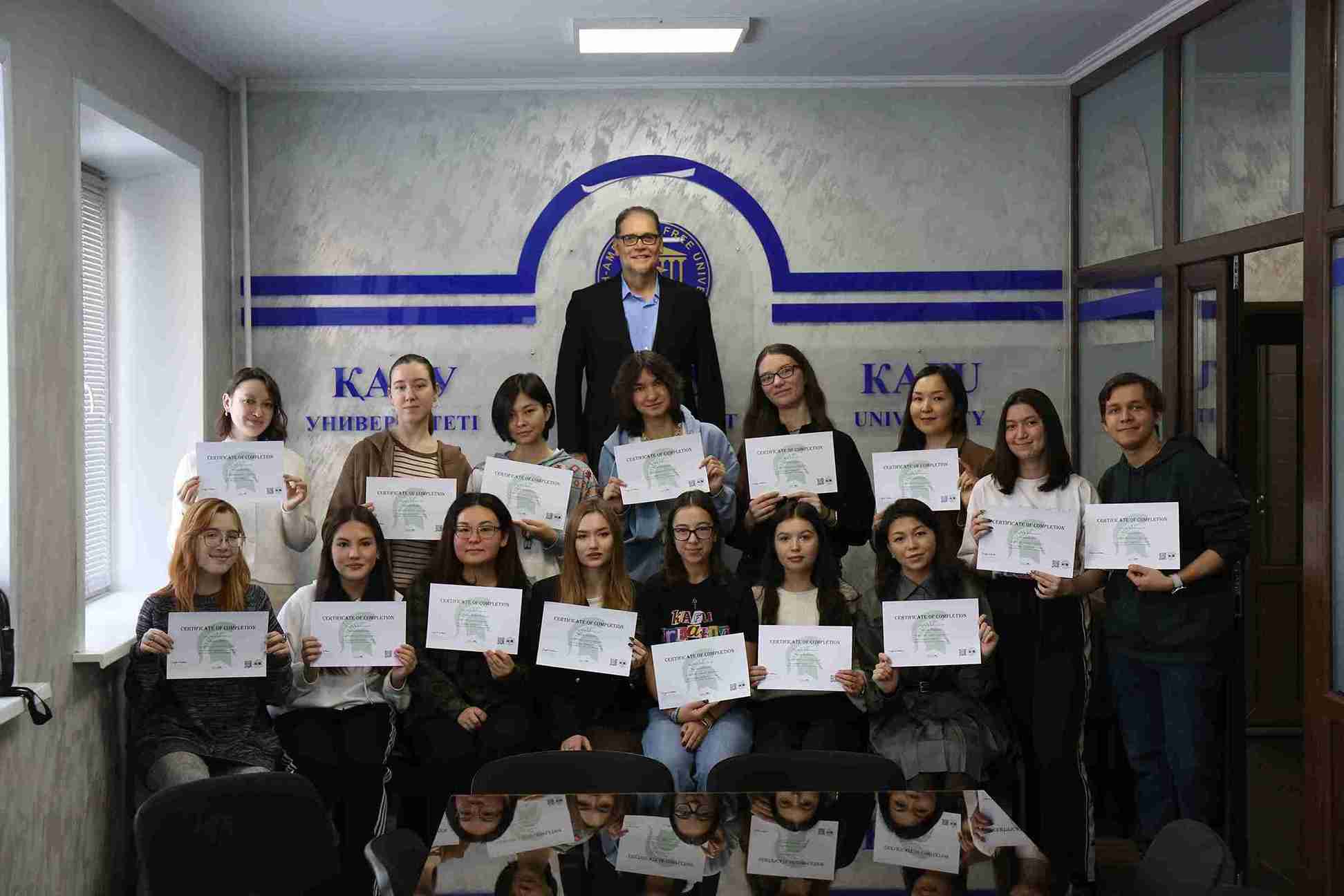 Профессор Дуглас Хартман (MSU КАСУ) провёл четырёхдневный семинар “AI ON CAMPUS LEVELING UP YOUR GAME” (8)