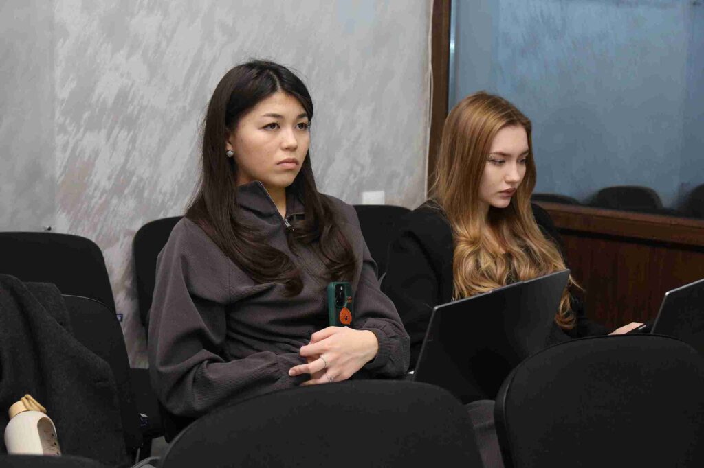 Профессор Дуглас Хартман (MSU КАСУ) провёл четырёхдневный семинар “AI ON CAMPUS LEVELING UP YOUR GAME” (9)