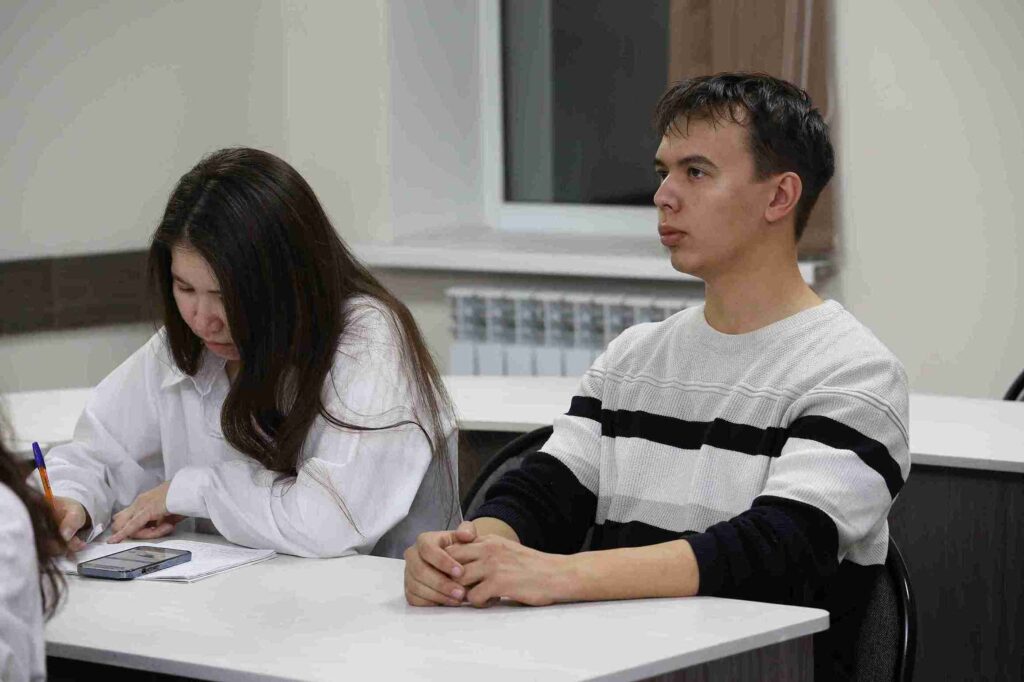 Профессор Дуглас Хартман (MSU) провёл занятие для магистрантов КАСУ на тему коммерциализации и маркетизации высшего образования (5)