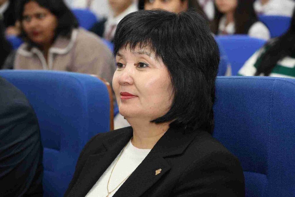 Семинар тренинг «Созидатели будущего» прошёл в КАСУ для учащихся НИШ Усть Каменогорска (12)