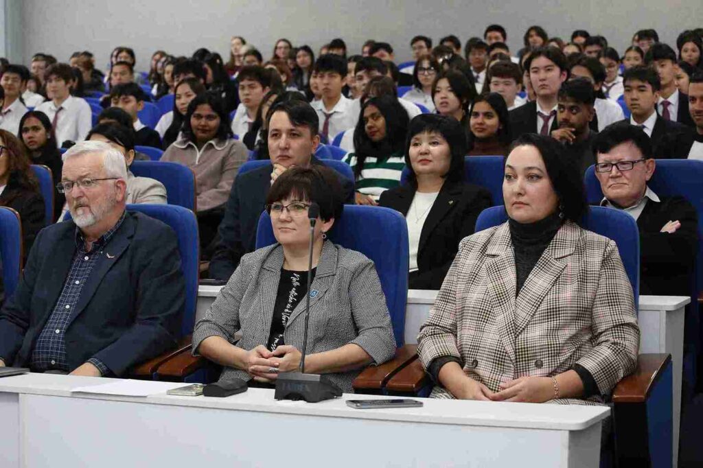 Семинар тренинг «Созидатели будущего» прошёл в КАСУ для учащихся НИШ Усть Каменогорска (20)