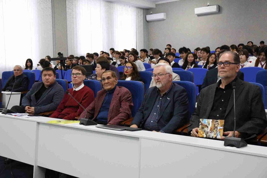 Семинар тренинг «Созидатели будущего» прошёл в КАСУ для учащихся НИШ Усть Каменогорска (23)