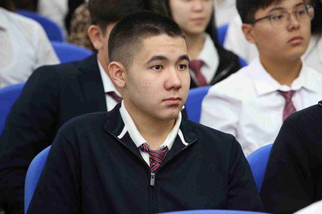 Семинар тренинг «Созидатели будущего» прошёл в КАСУ для учащихся НИШ Усть Каменогорска (4)