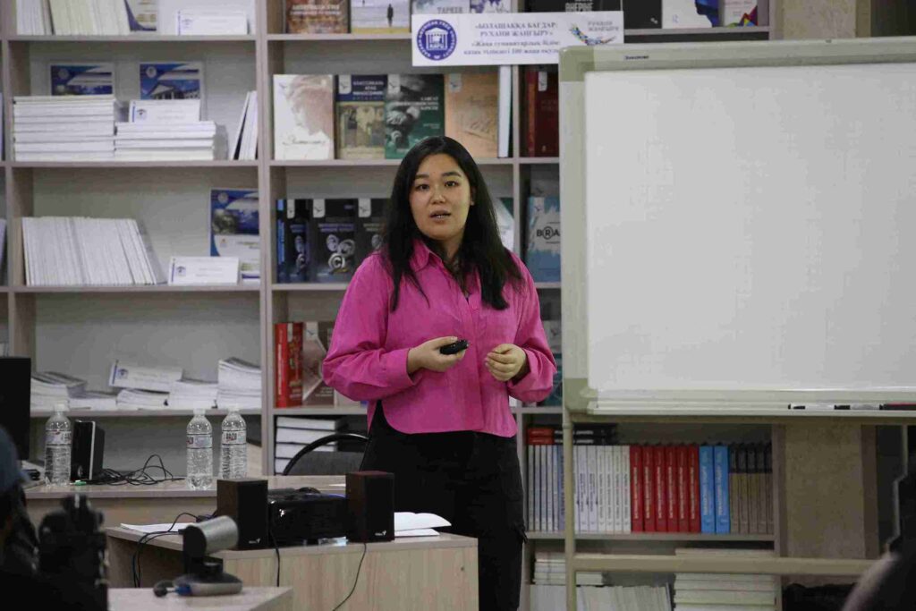 Серия научных семинаров «От письма к лидерству: ключевые компетенции начинающих исследователей» (10)