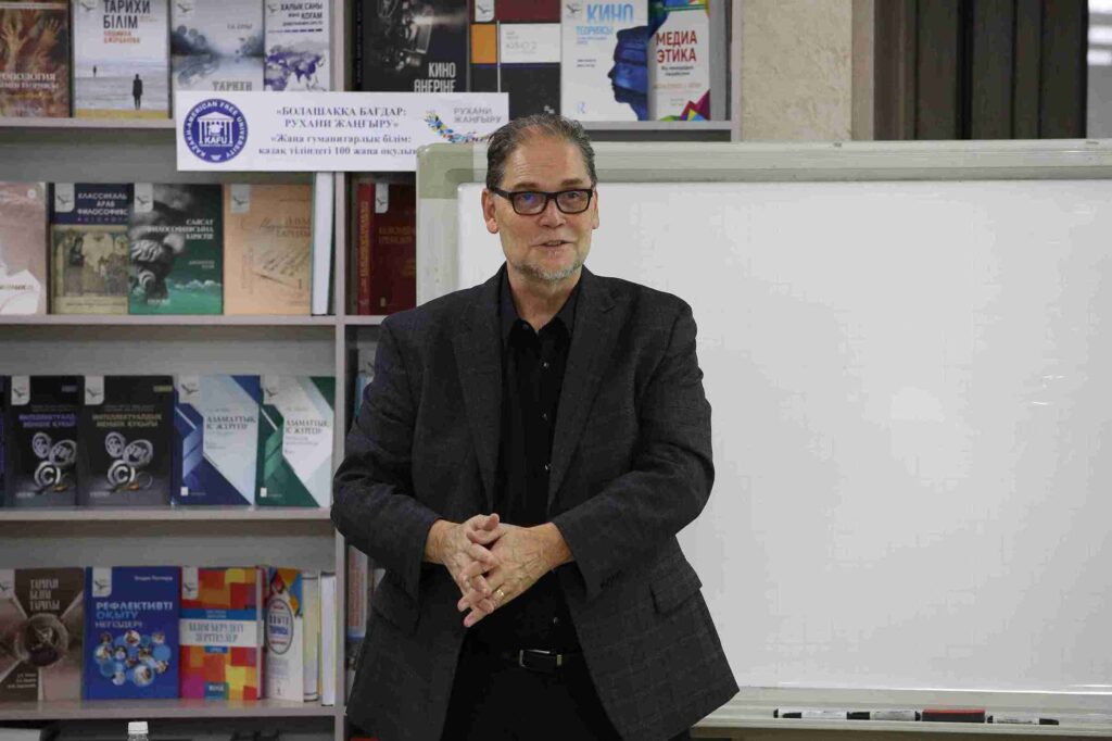 Серия научных семинаров «От письма к лидерству: ключевые компетенции начинающих исследователей» (12)