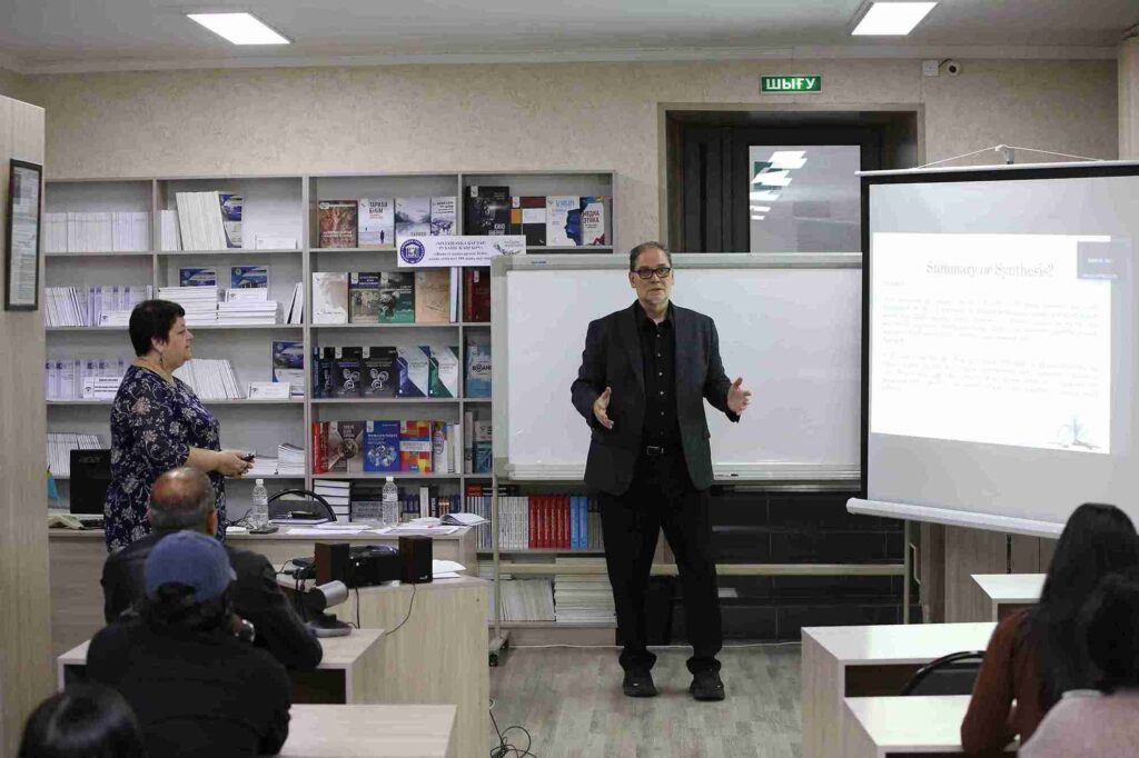 Серия научных семинаров «От письма к лидерству: ключевые компетенции начинающих исследователей» (13)