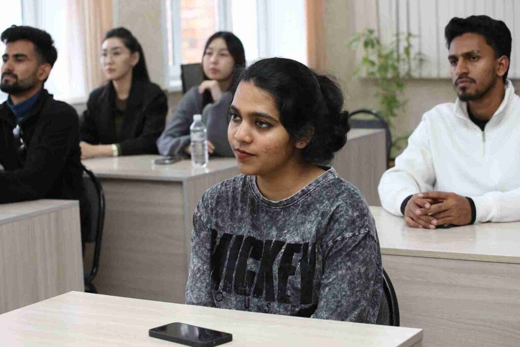 Серия научных семинаров «От письма к лидерству: ключевые компетенции начинающих исследователей» (16)