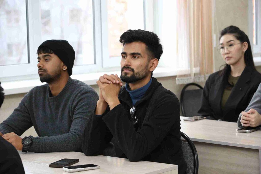 Серия научных семинаров «От письма к лидерству: ключевые компетенции начинающих исследователей» (19)