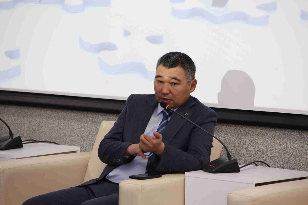 В КАСУ прошла встреча с представителями Департамента Агентства РК по делам государственной службы по ВКО (18)