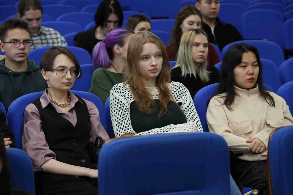 В КАСУ прошла встреча с представителями Департамента Агентства РК по делам государственной службы по ВКО (19)