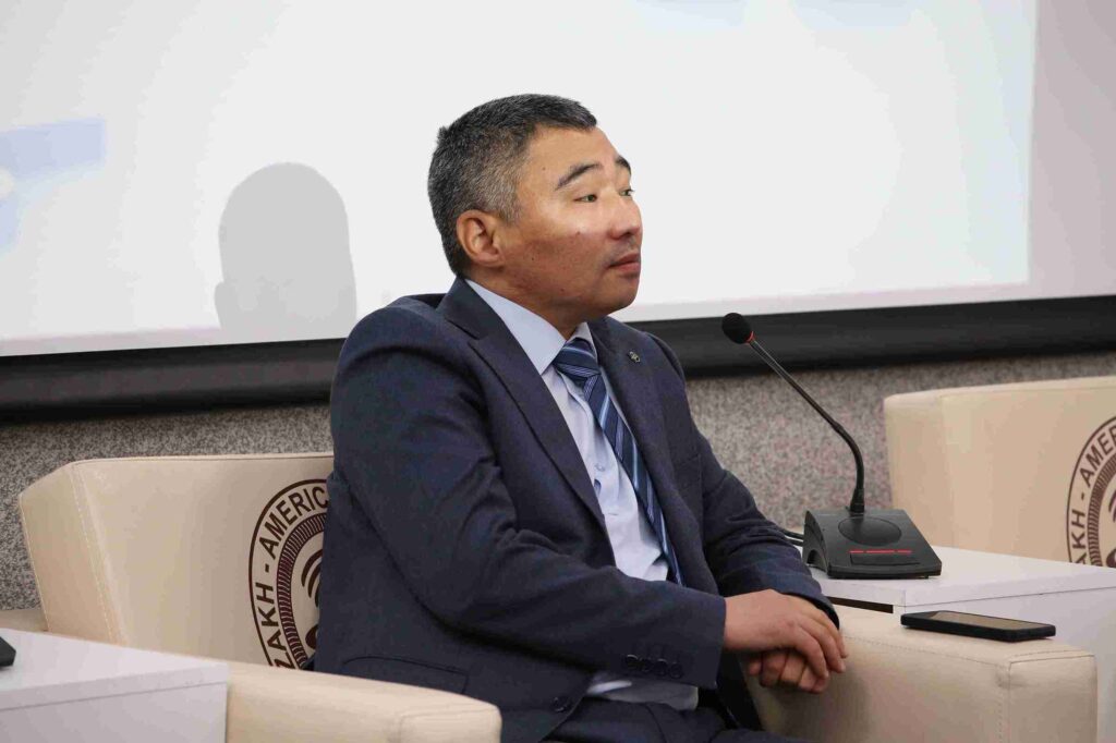 В КАСУ прошла встреча с представителями Департамента Агентства РК по делам государственной службы по ВКО (7)