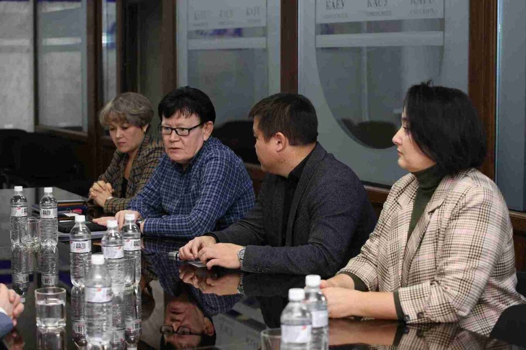 Визит делегации Посольства США в КАСУ (1)