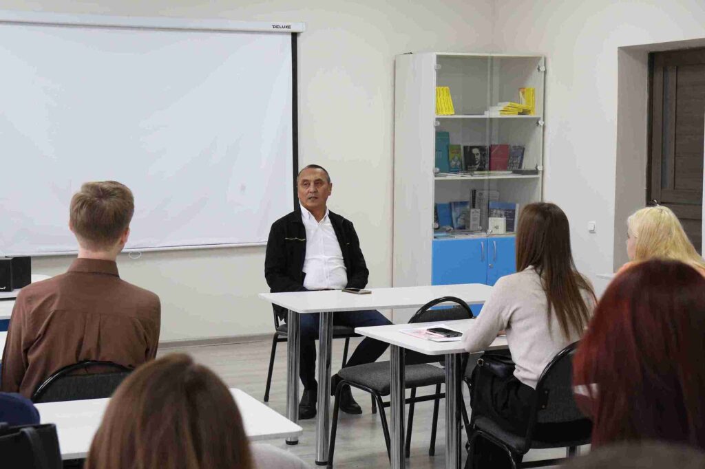 Встреча студентов КАСУ с почётным ветераном спорта ВКО