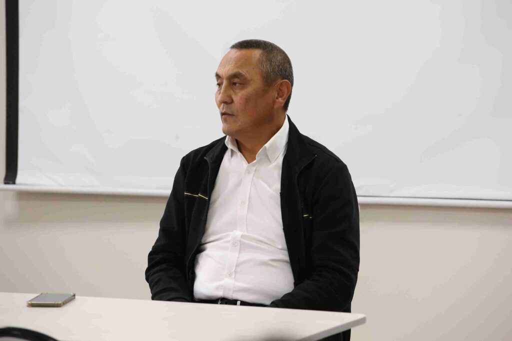 Встреча студентов КАСУ с почётным ветераном спорта ВКО (4)