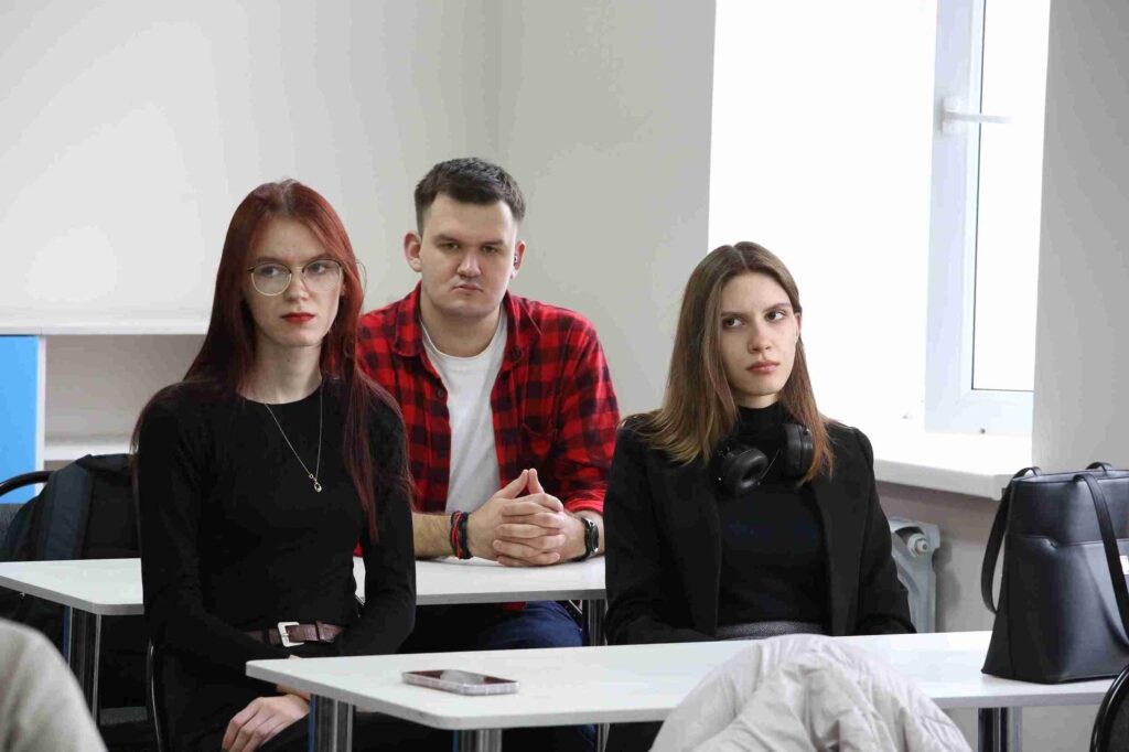 Встреча студентов КАСУ с почётным ветераном спорта ВКО (5)