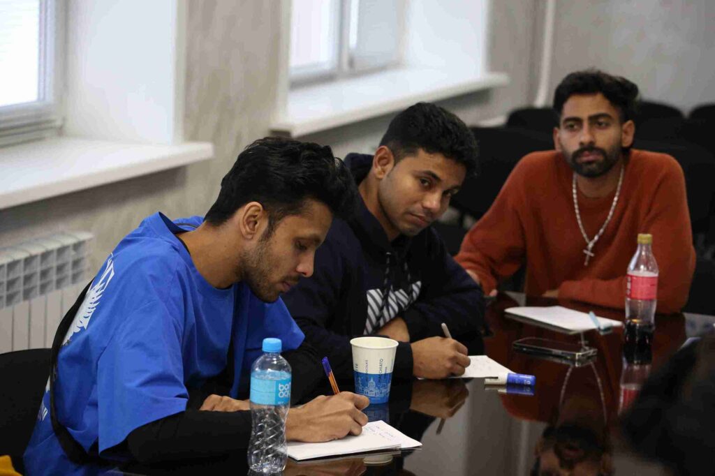 Второй поток магистрантов из Индии продолжает обучение в КАСУ по международной двухдипломной программе «Менеджмент и информационные технологии»T42A8562 11zon