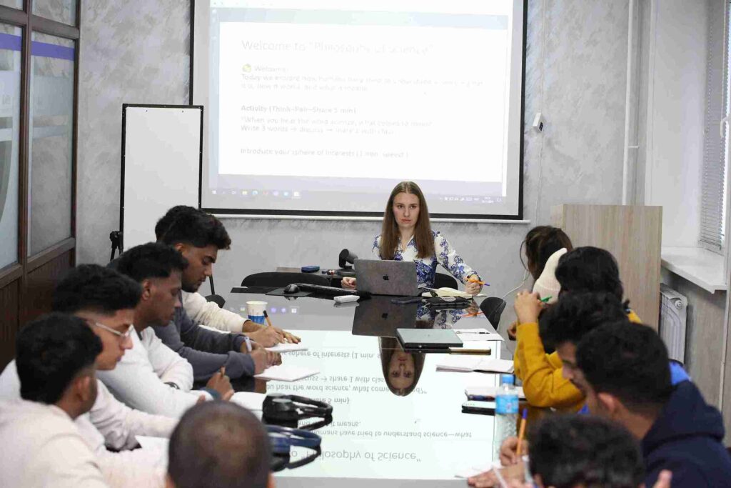 Второй поток магистрантов из Индии продолжает обучение в КАСУ по международной двухдипломной программе «Менеджмент и информационные технологии»T42A8576 11zon