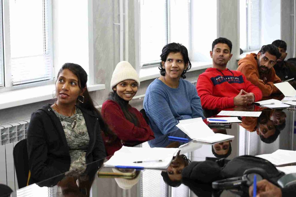 Второй поток магистрантов из Индии продолжает обучение в КАСУ по международной двухдипломной программе «Менеджмент и информационные технологии»T42A8588 11zon