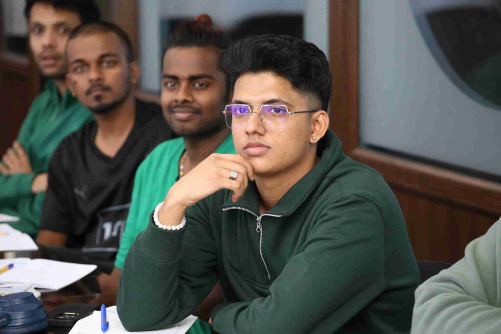 Второй поток магистрантов из Индии продолжает обучение в КАСУ по международной двухдипломной программе «Менеджмент и информационные технологии»T42A8601 11zon