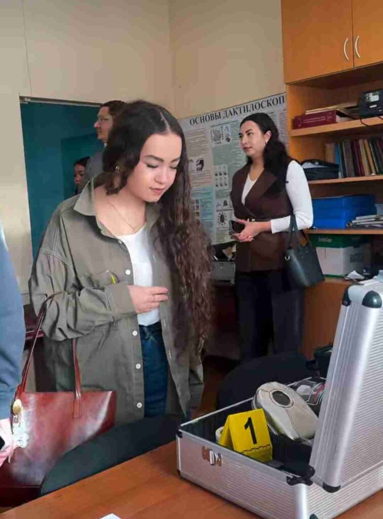 Экскурсия в Оперативно криминалистическое управление Департамента полиции Восточно Казахстанской области (1)