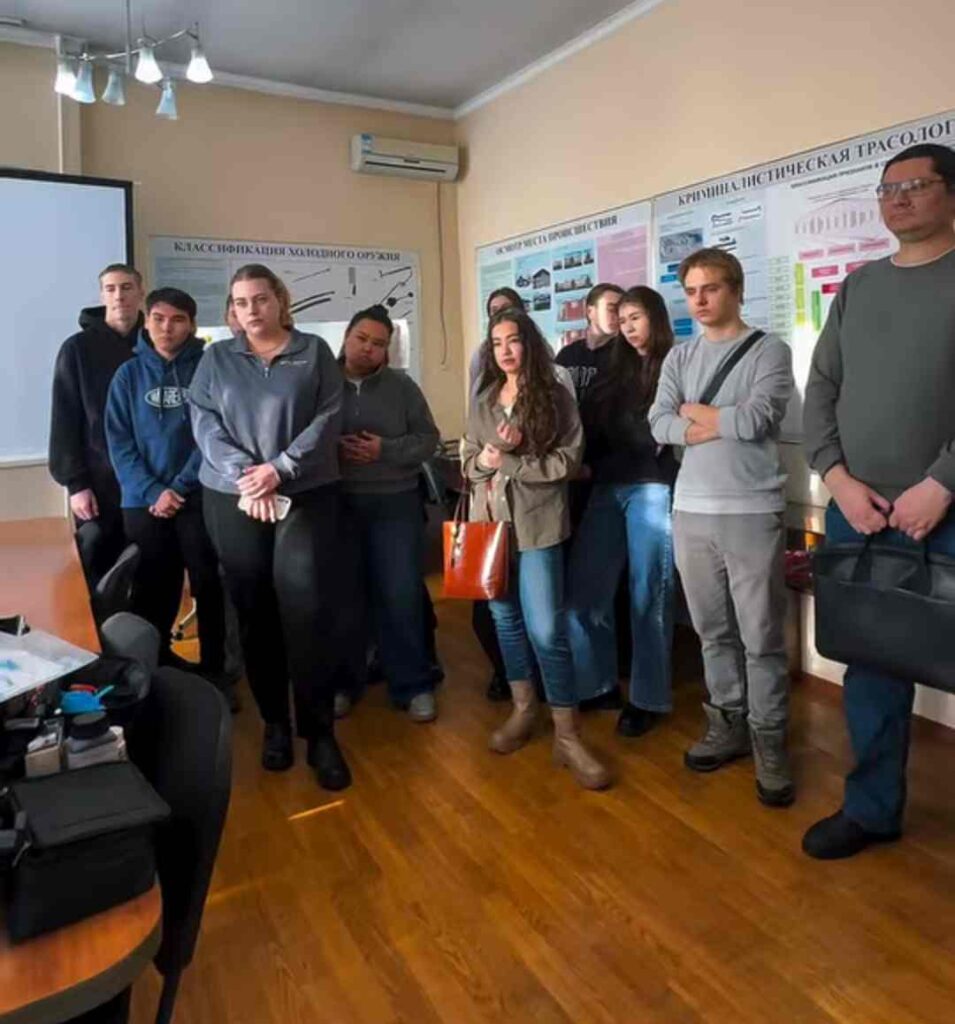 Экскурсия в Оперативно криминалистическое управление Департамента полиции Восточно Казахстанской области (5)