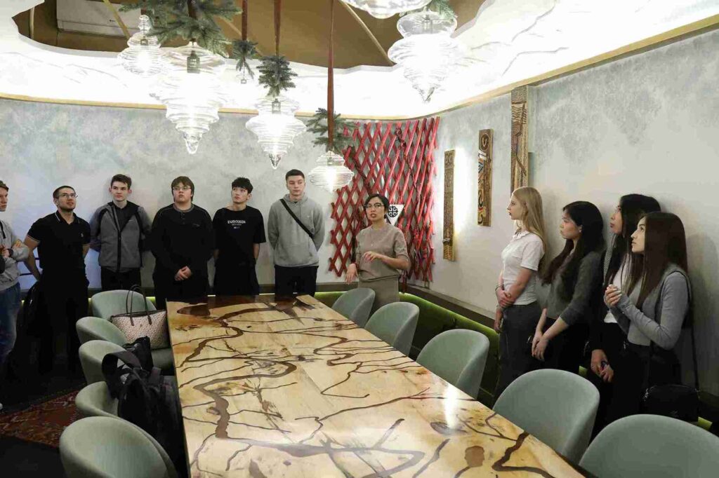 Курс предпринимательства: выездное занятие профильного класса КАСУ 2