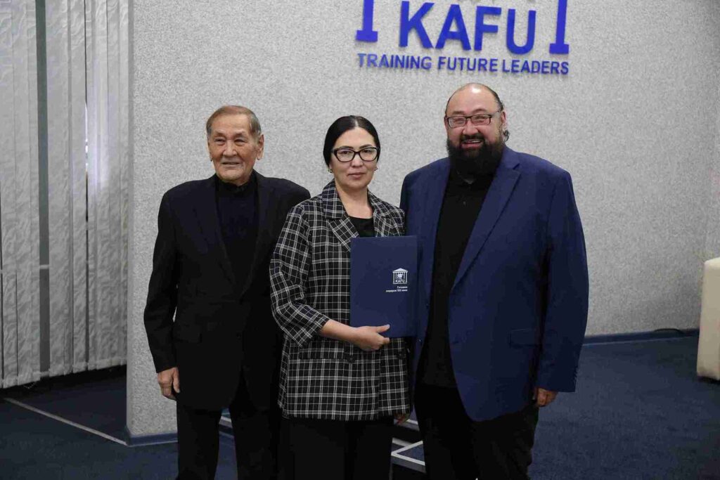 Поздравляем с присуждением степени доктора философии (PhD) (3)