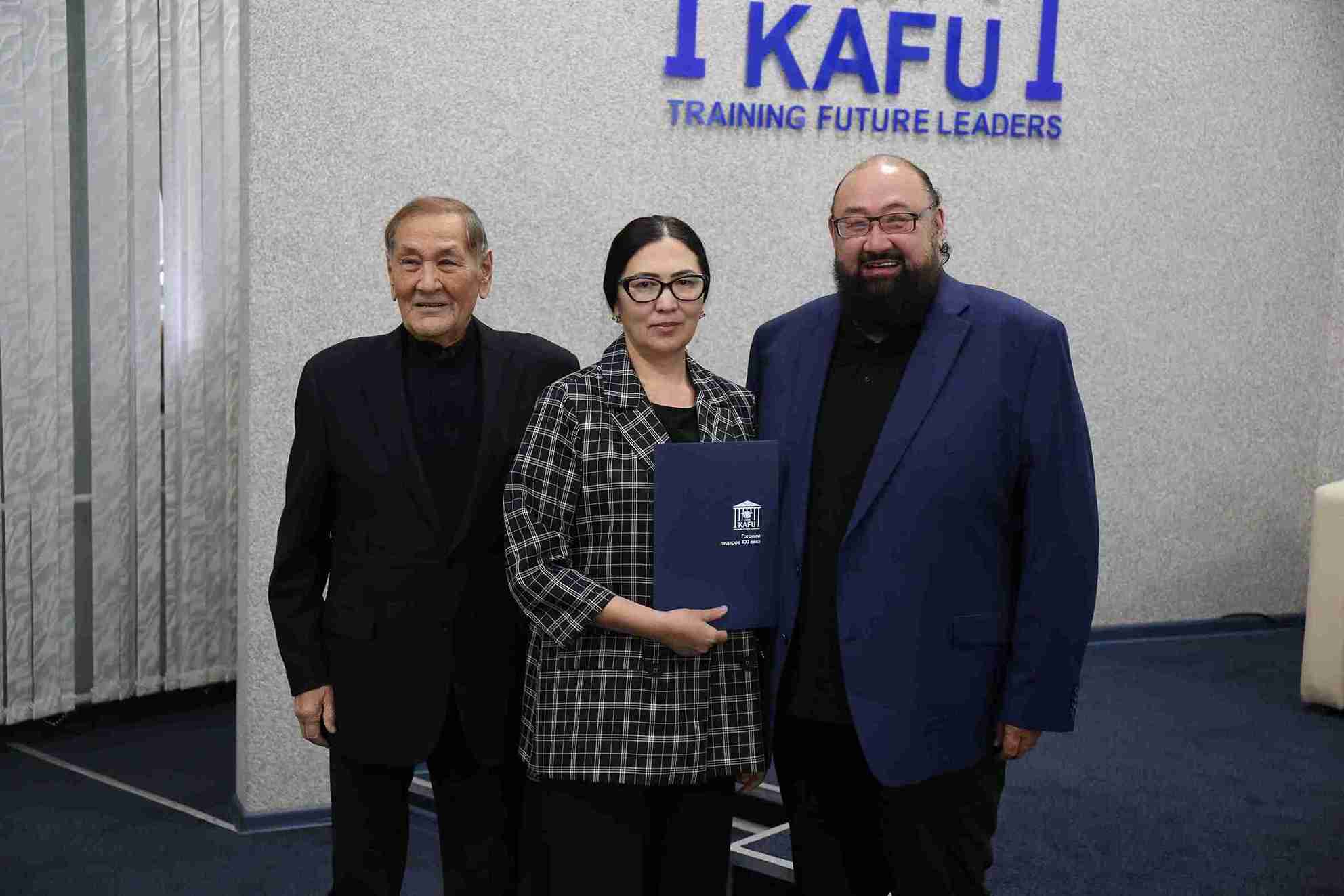 Поздравляем с присуждением степени доктора философии (PhD) (3)