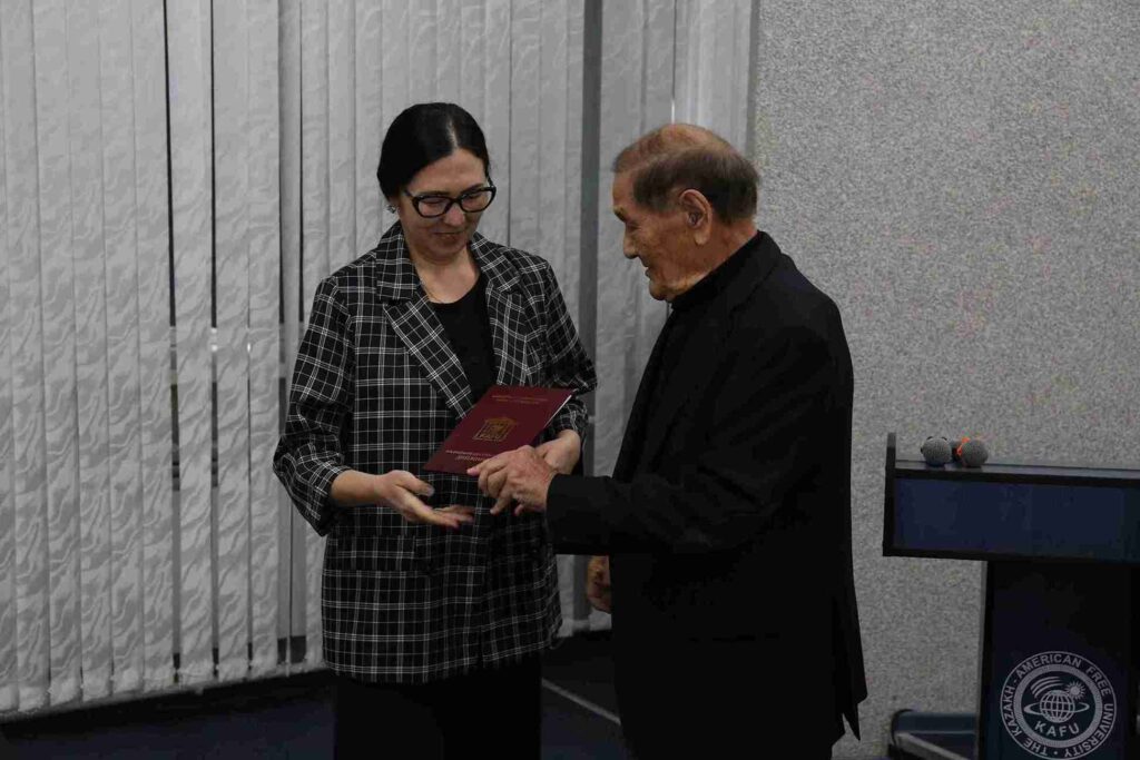 Поздравляем с присуждением степени доктора философии (PhD) (4)