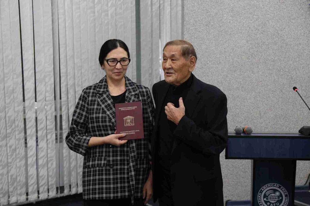 Поздравляем с присуждением степени доктора философии (PhD) (6)