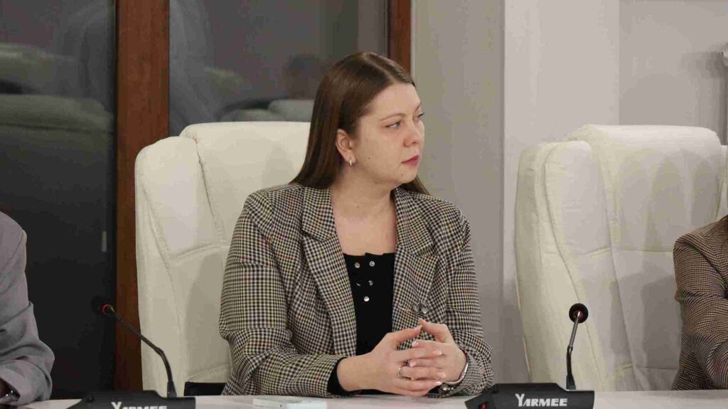 Преподаватель КАСУ награждена благодарственным письмом Ассамблеи народа Казахстана (10)