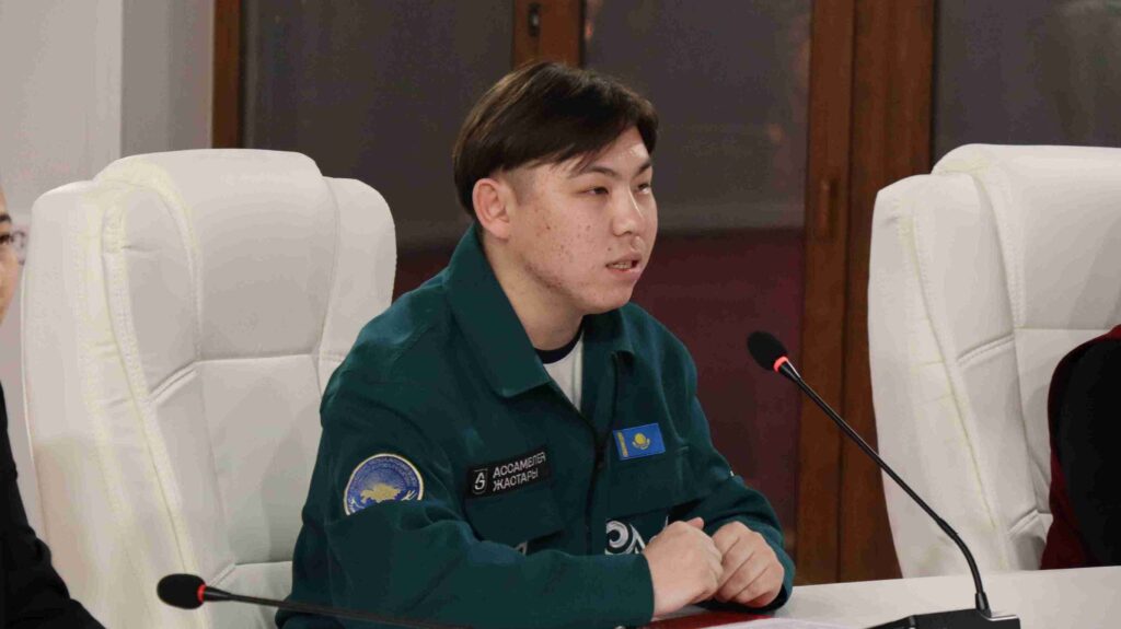 Преподаватель КАСУ награждена благодарственным письмом Ассамблеи народа Казахстана (2)