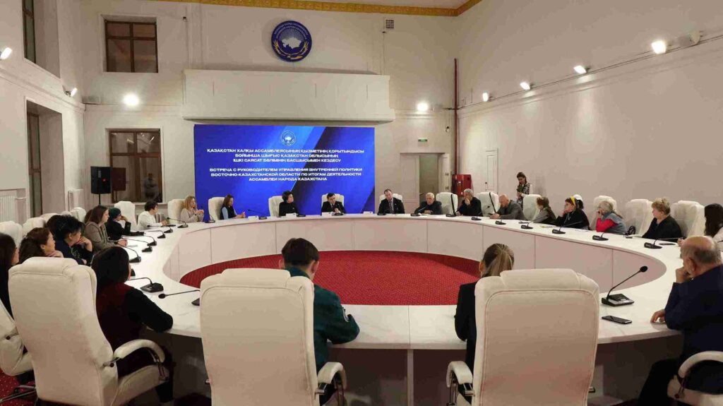 Преподаватель КАСУ награждена благодарственным письмом Ассамблеи народа Казахстана (4)