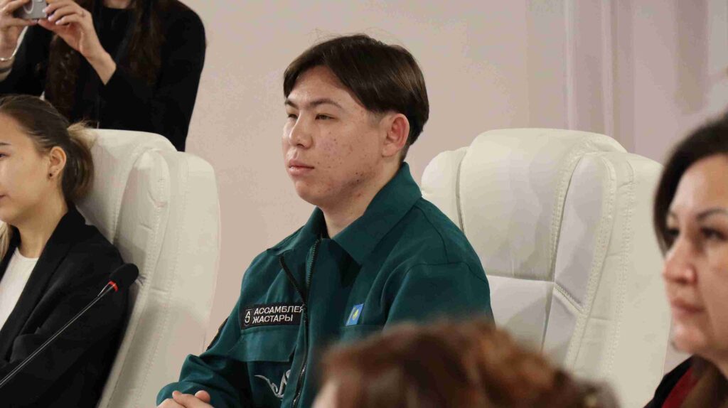 Преподаватель КАСУ награждена благодарственным письмом Ассамблеи народа Казахстана (8)