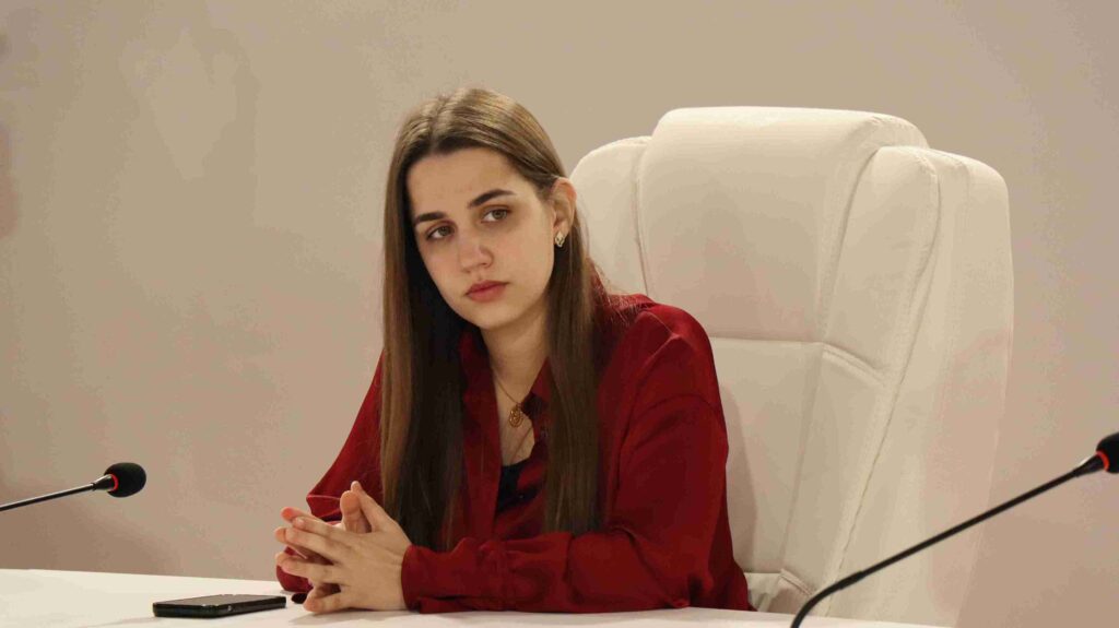 Преподаватель КАСУ награждена благодарственным письмом Ассамблеи народа Казахстана (9)