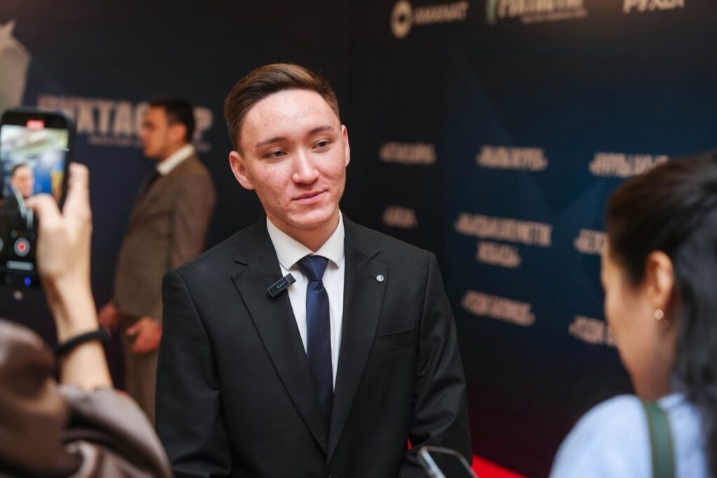 Студент КАСУ лауреат Республиканской молодежной премии «Герой года» («Қайсар») (9)