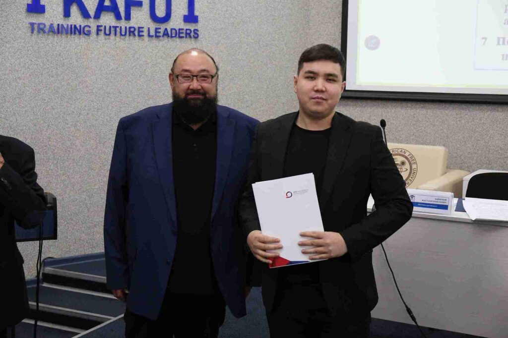 Вручение первых дипломов магистрам международной двудипломной программы КАСУ (1)