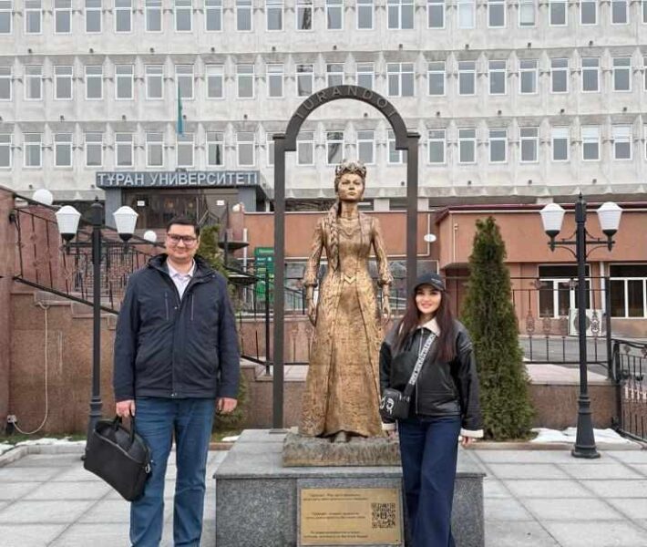 Встреча с директором Высшей школы права Университета «Туран» (1)